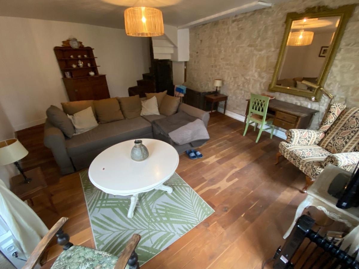 Petit Chateau Melay Luaran gambar