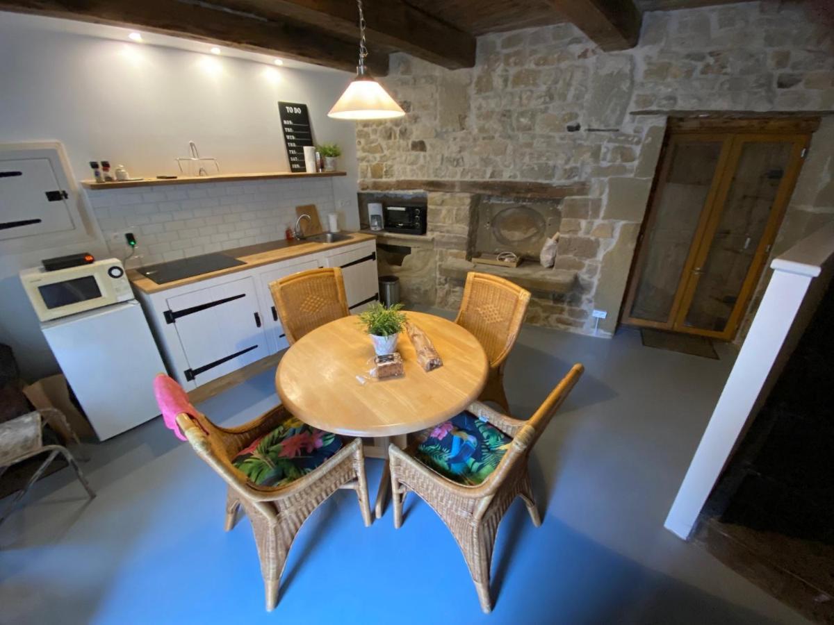 Petit Chateau Melay Luaran gambar